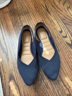 Kelly & Katie Pointed Toe Navy Women’s Flats